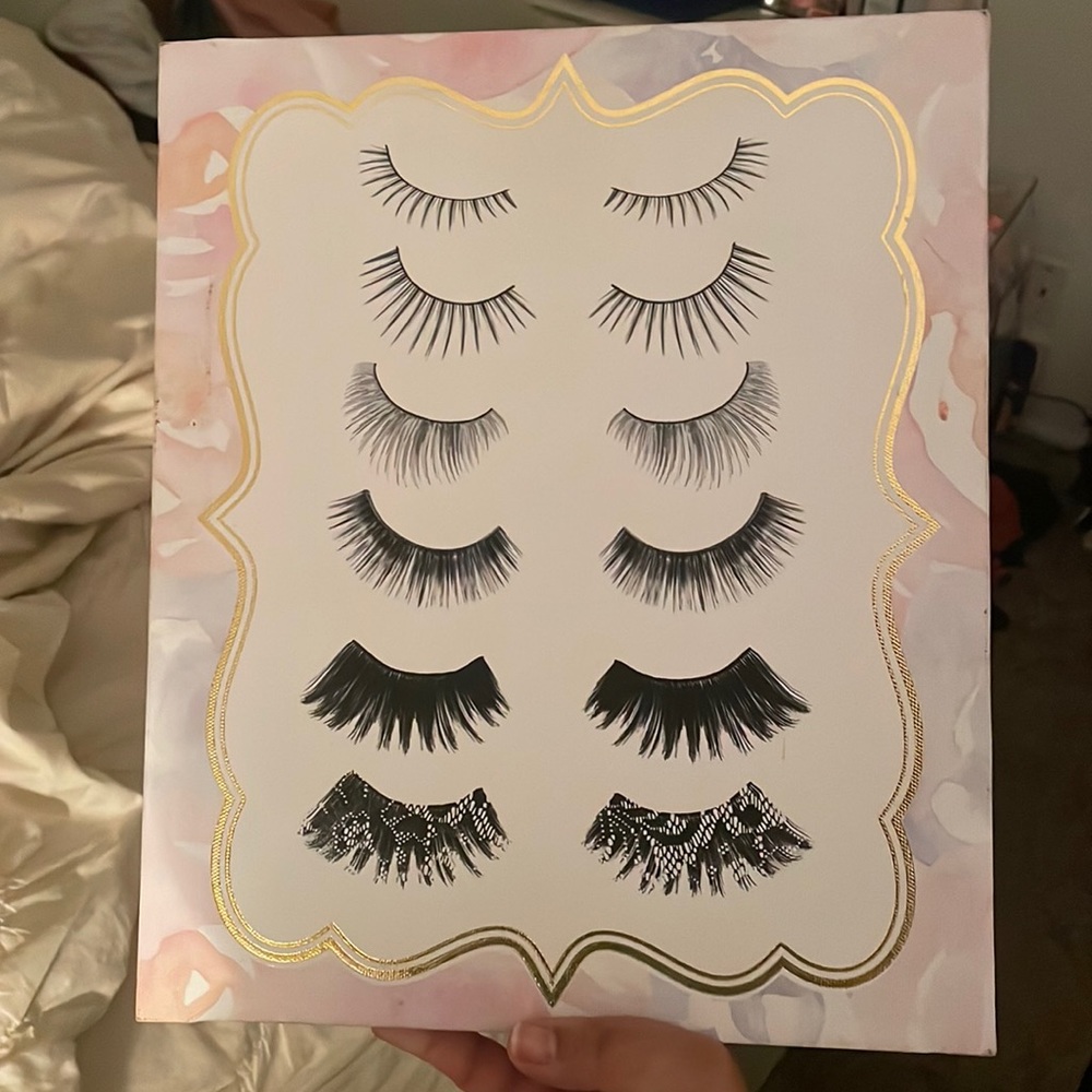 Lashes wall art